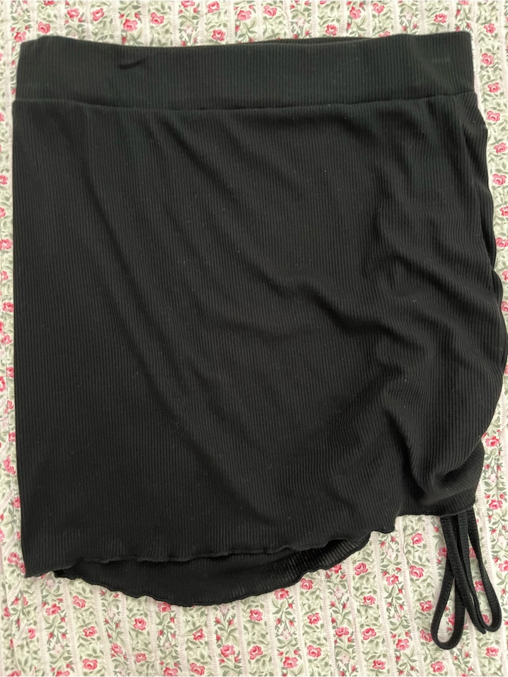 SHEIN Black Ribbed Ruched Side-Tie Mini Skirt - Picture 3 of 3